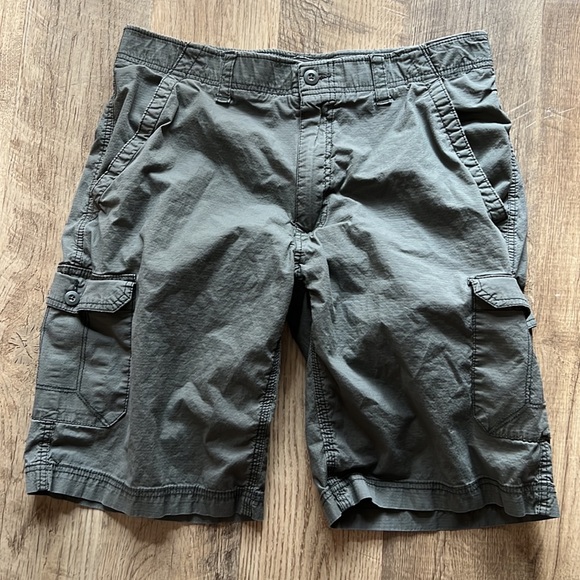 Wear First cargo shorts - Picture 2 of 4
